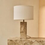 Lampă Rosie din travertin cu abajur din bumbac