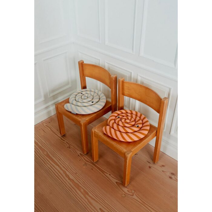 Pernă decorativă Lollipop - Un strop de culoare și voioșie - imagine 4