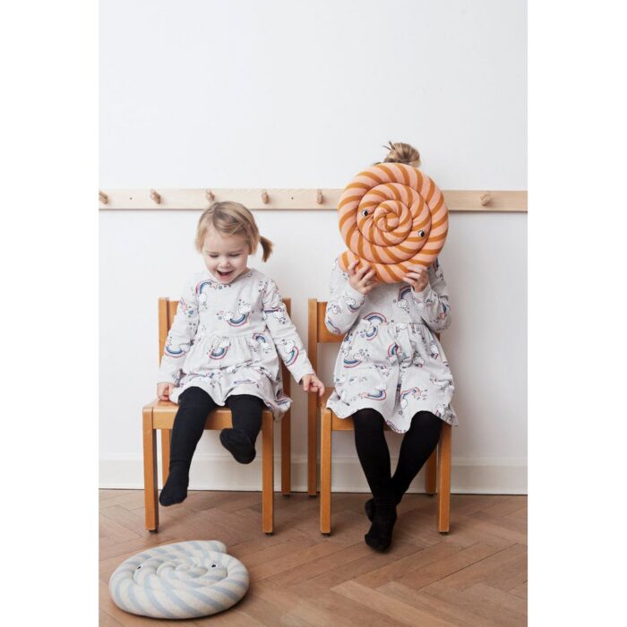 Pernă decorativă Lollipop - Un strop de culoare și voioșie - imagine 3