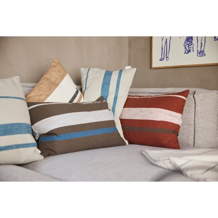 Pernă decorativă Sofuto cu dungi - imagine 2